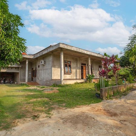 Oyo 92587 Homestay Romauli Kampung Radja Jambi Exterior foto